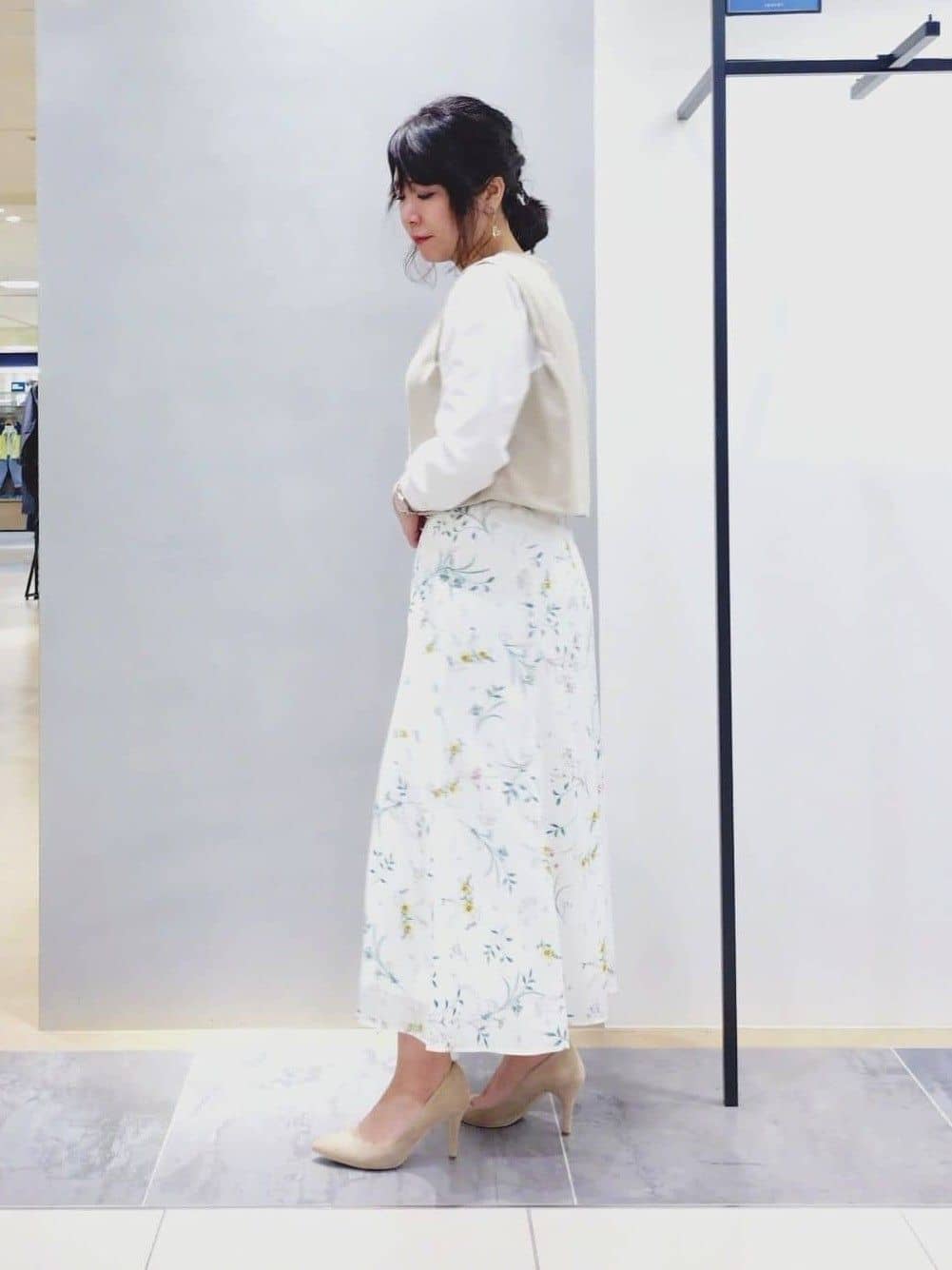 TOMOMIさんの「INDIVI｜【洗える／UVケア】レイヤード風デザイントップス」を使ったコーディネート