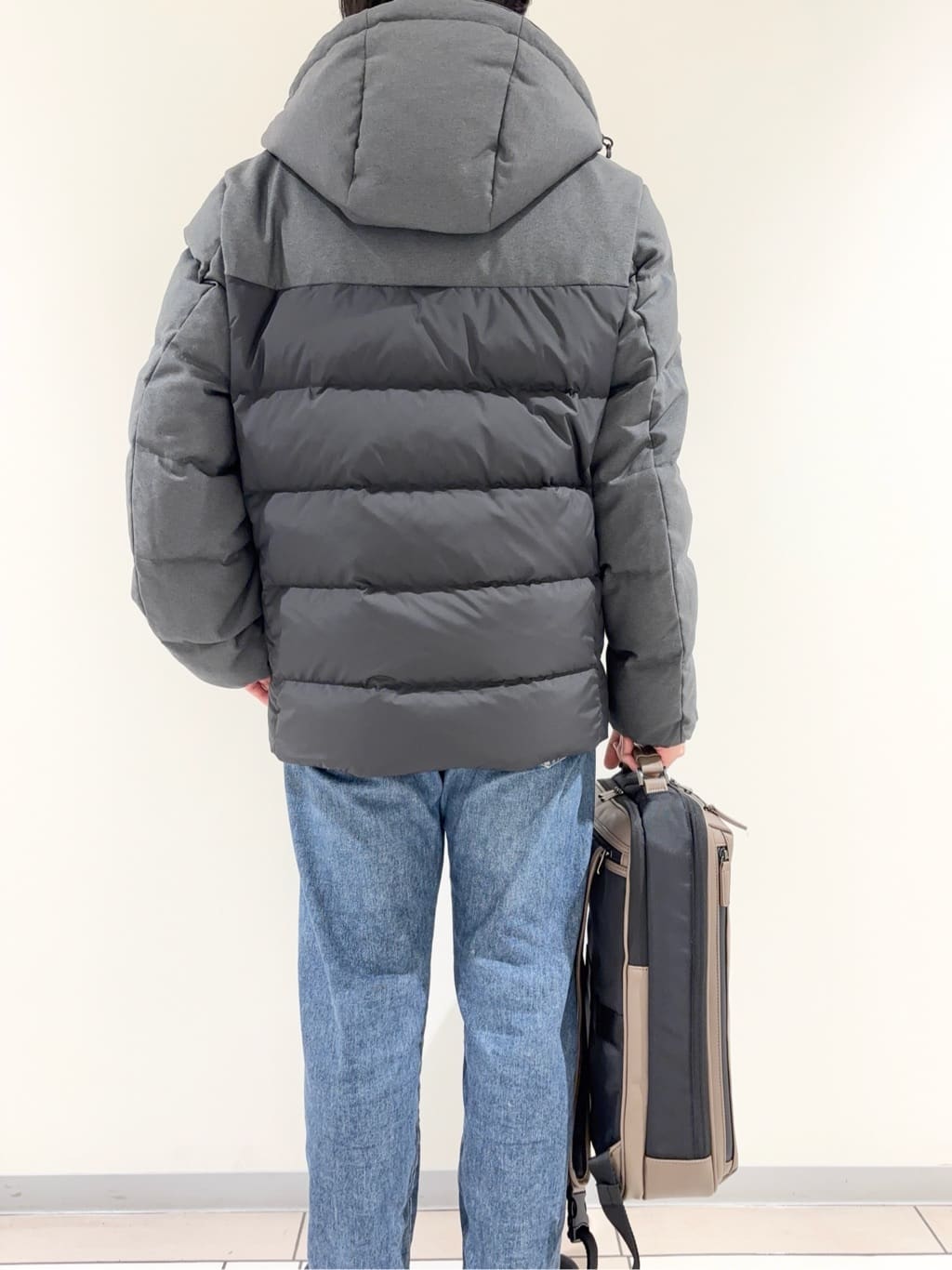 及川さんの「TAKEO KIKUCHI｜カラーコンビ ダウンブルゾン」を使ったコーディネート