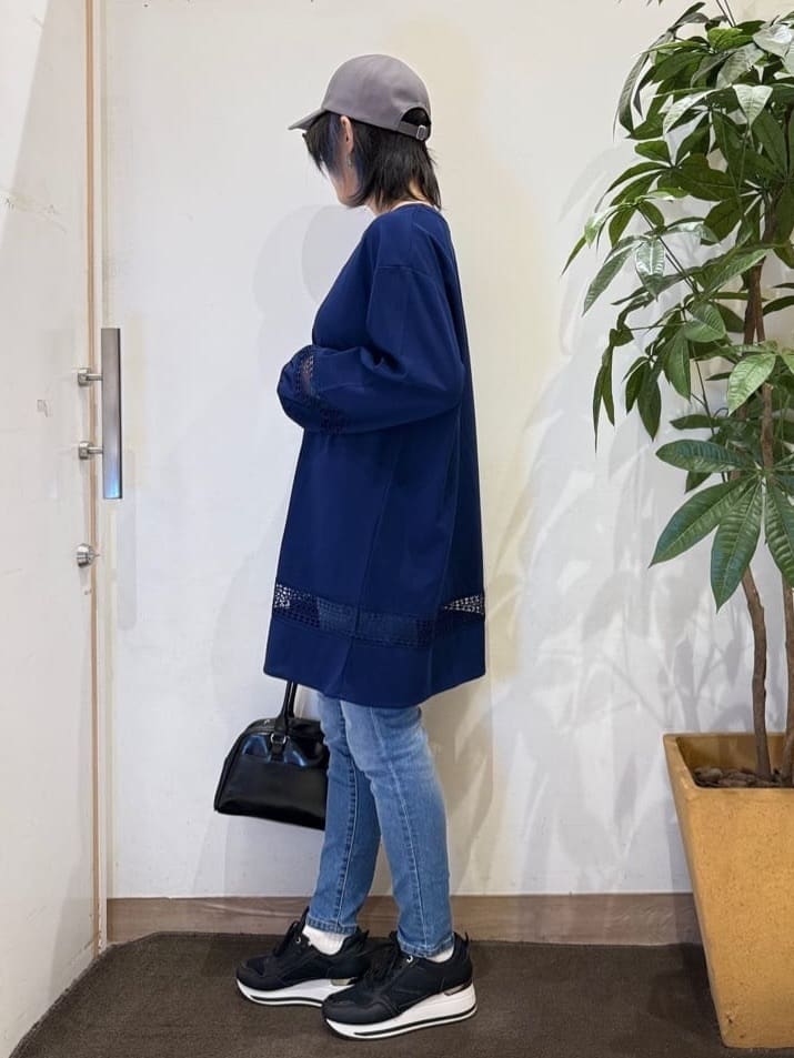 misakiさんの「SHOO･LA･RUE｜【SHOO・LA・RUE DENIM】毎日使いたくなる ストレッチデニムスキニーパンツ」を使ったコーディネート