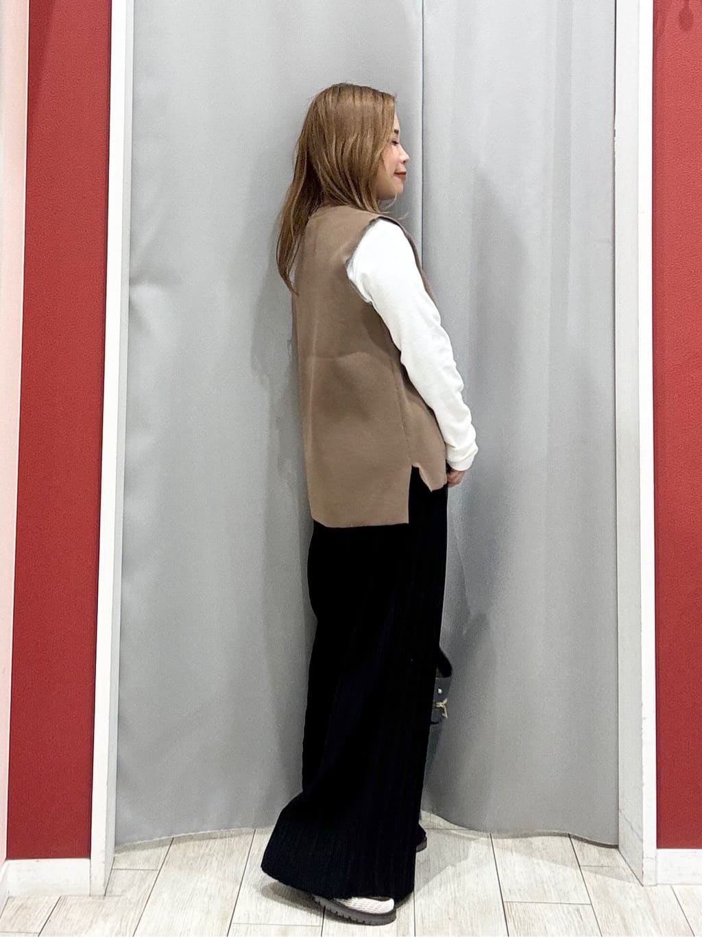 shioさんの「SHOO･LA･RUE｜【防花粉/S-LL】ウエストマークですっきり見え　軽やかスタンドブルゾン」を使ったコーディネート