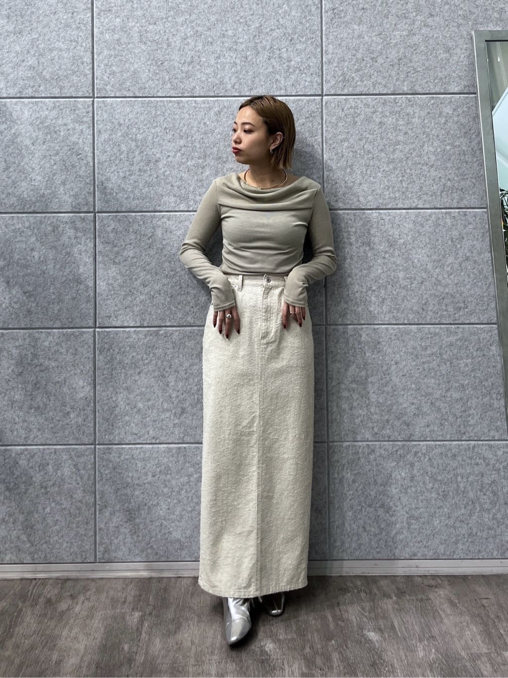 Harukaさんの「INDIVI｜オフショルカットソー」を使ったコーディネート