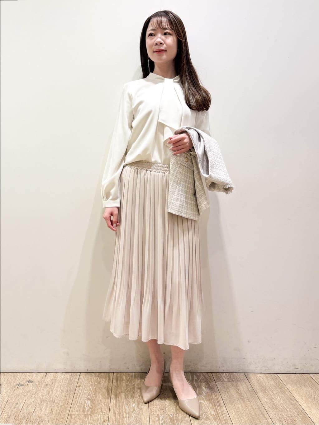 ayaさんの「index｜ファンシーツイードペプラムジレ【洗える】」を使ったコーディネート