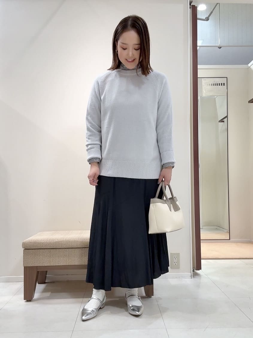 YUIさんの「UNTITLED｜◆【コットン100/洗える】シャーリングフリルネックブラウス」を使ったコーディネート