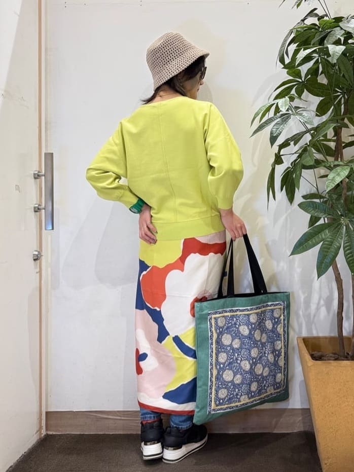 misakiさんの「SHOO･LA･RUE｜【SHOO・LA・RUE DENIM】毎日使いたくなる ストレッチデニムスキニーパンツ」を使ったコーディネート