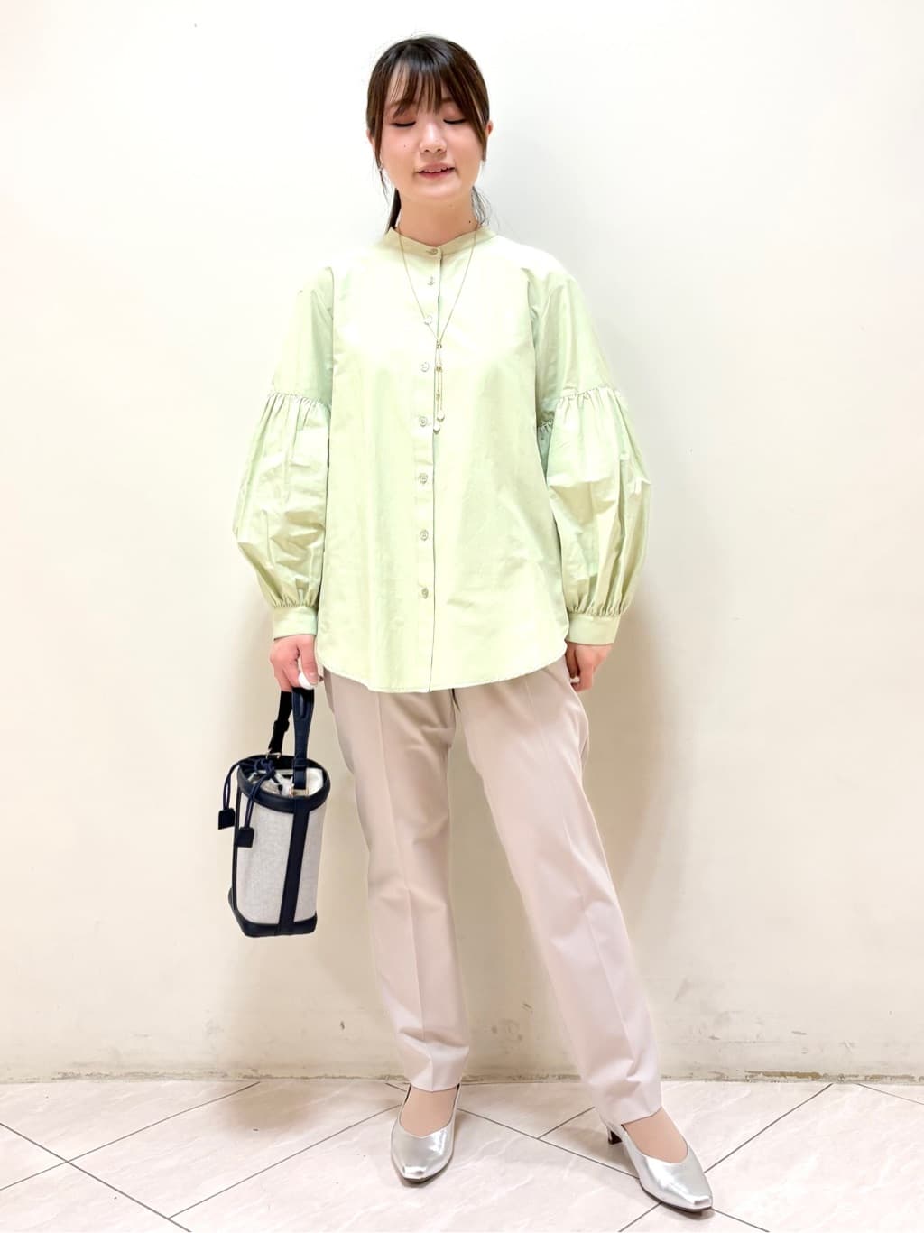 mikiさんの「Reflect｜【レイヤードにおすすめ◎】バンドカラーボリュームスリーブシャツ」を使ったコーディネート
