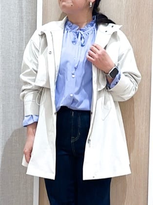 naoさんの「grove｜【撥水／シルエット2WAY】羽織るだけでサマになる、スタンドネックテントラインコート」を使ったコーディネート