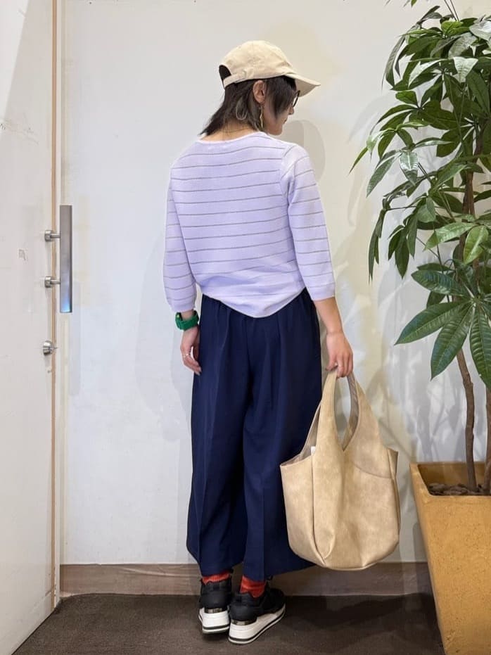 misakiさんの「SHOO･LA･RUE｜【高レビュー/洗濯機可/S-LL】さらっと着られる 8分袖Ⅴネックニット」を使ったコーディネート