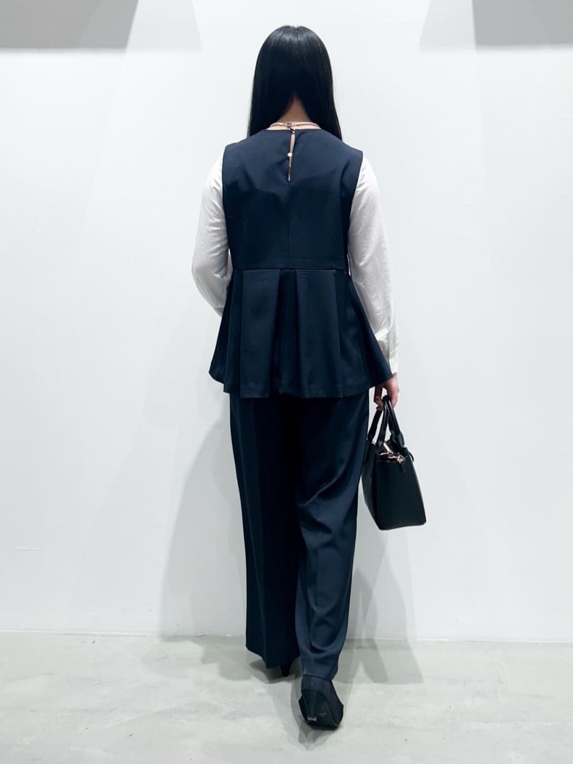 seinaさんの「grove｜【マシンウォッシュ/防シワ】袖ドッキングペプラムブラウス【着回しカセット】」を使ったコーディネート