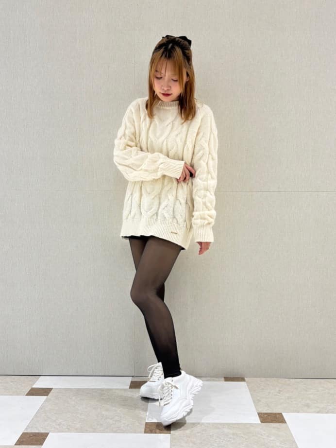 せらら⭐️さんの「ESPERANZA｜グリッターラインスニーカー」を使ったコーディネート
