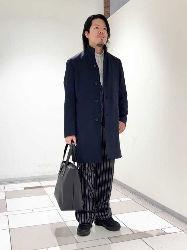 及川さんの「TAKEO KIKUCHI｜撥水ツイル スタンドカラー コート」を使ったコーディネート