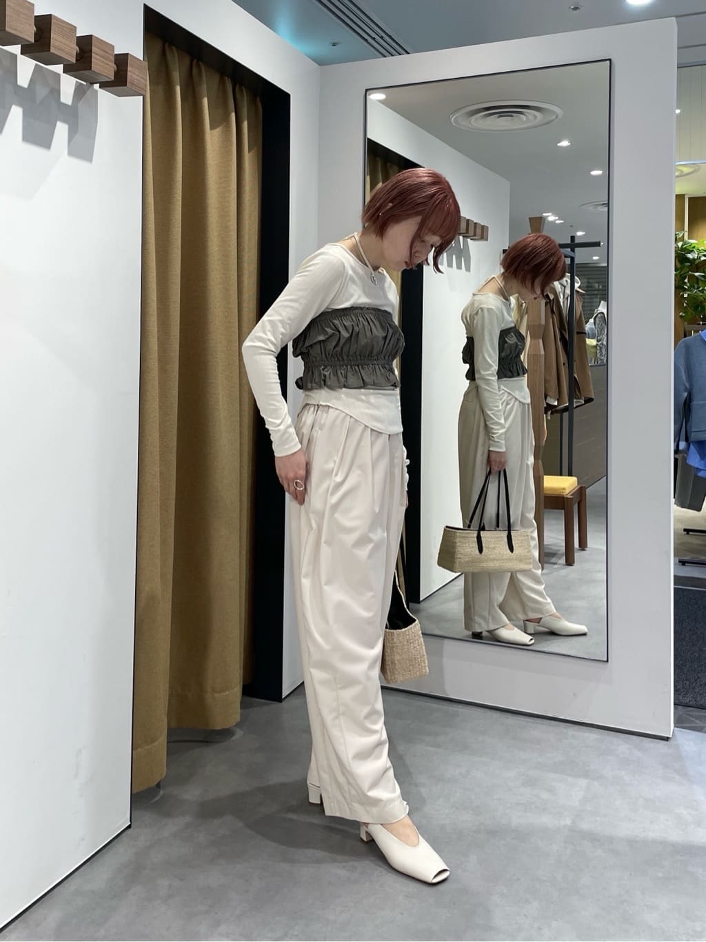 mikuさんの「INDIVI｜カーヴィーパンツ【接触冷感】」を使ったコーディネート