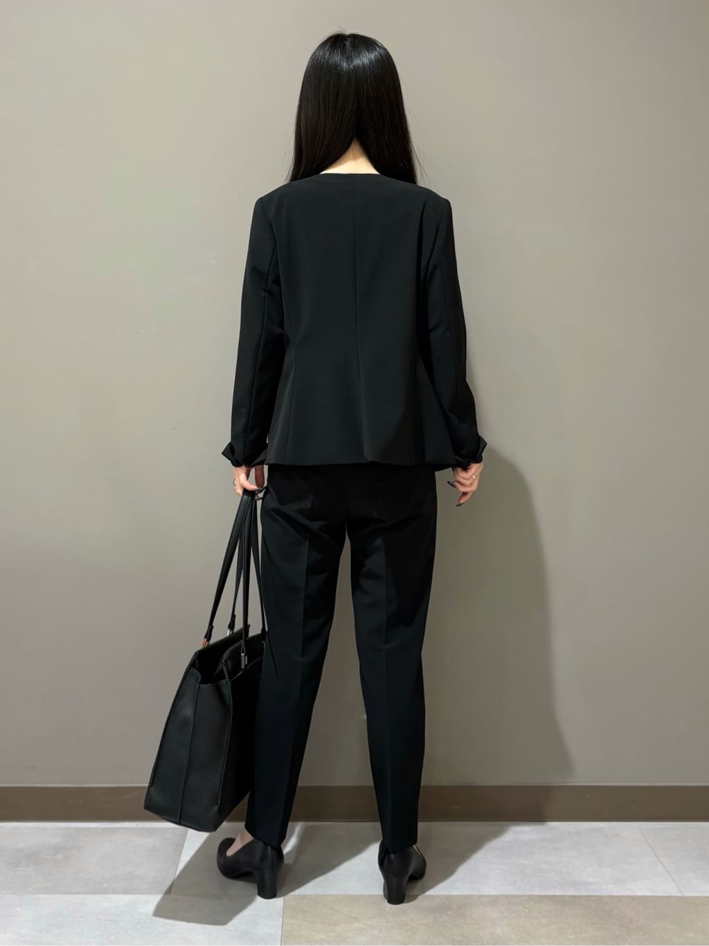 KEIKOさんの「INDIVI｜【通勤スーツ／洗える】ストレッチカラーレスジャケット」を使ったコーディネート