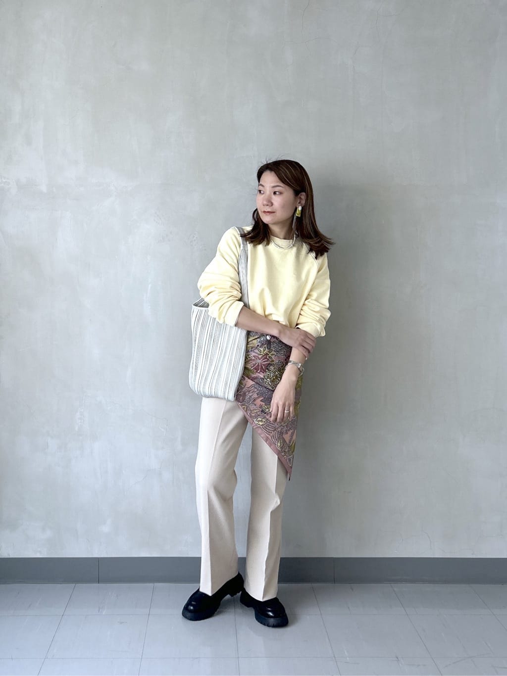 takaさんの「INDIVI｜Timeless｜ストレートフレアパンツ」を使ったコーディネート