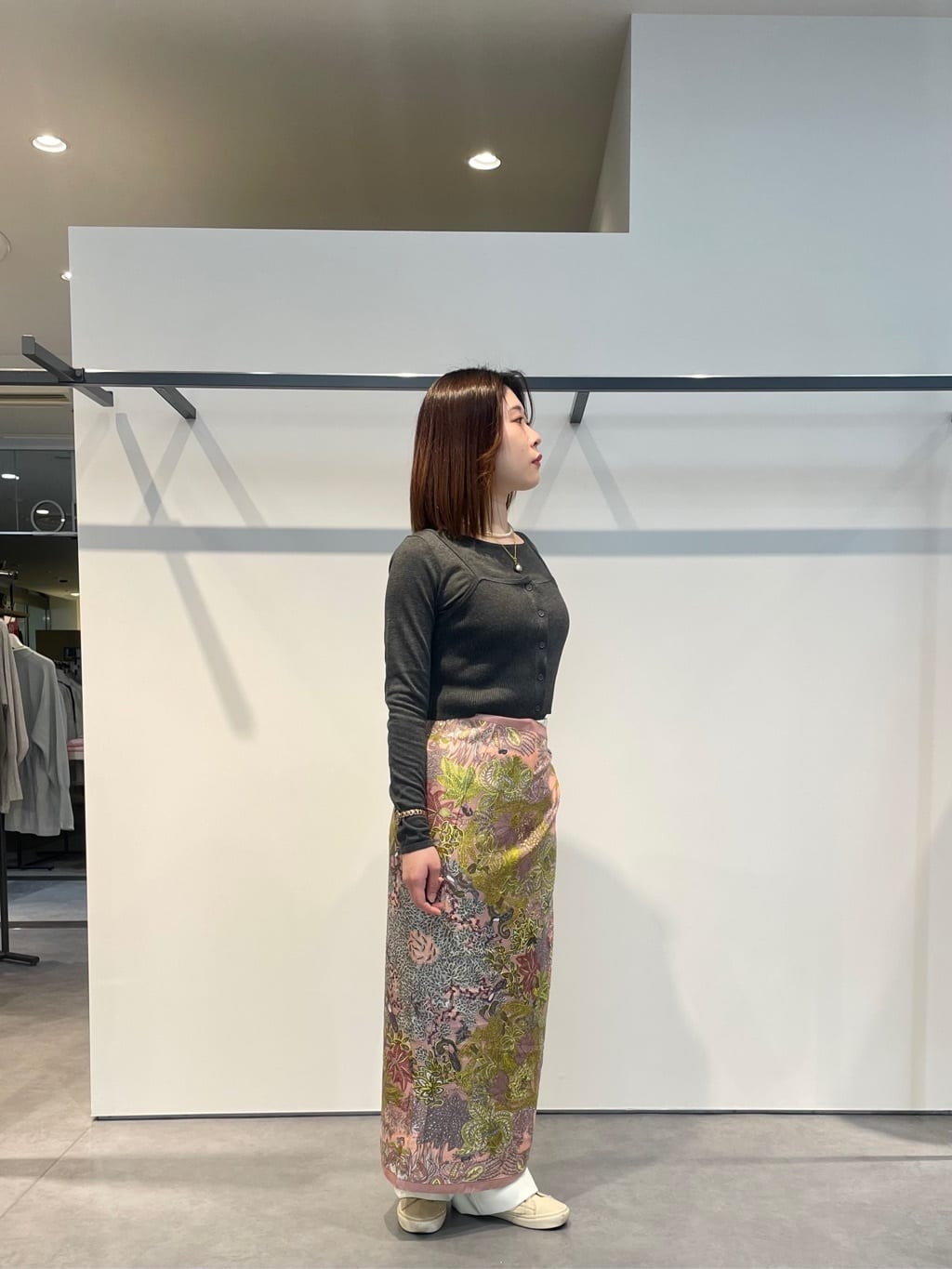 amiさんの「INDIVI｜Timeless｜ストレートフレアパンツ」を使ったコーディネート