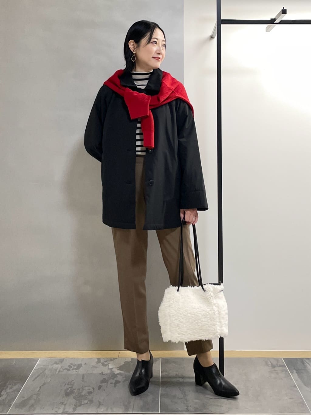 shihoさんの「INDIVI｜【褒められパンツ/ウール混】スティックパンツ」を使ったコーディネート