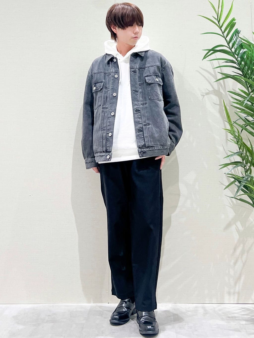 SHI-MAさんの「THE SHOP TK｜【大人にも取り入れやすい】デニムジャケット セットアップ可/洗濯機OK」を使ったコーディネート