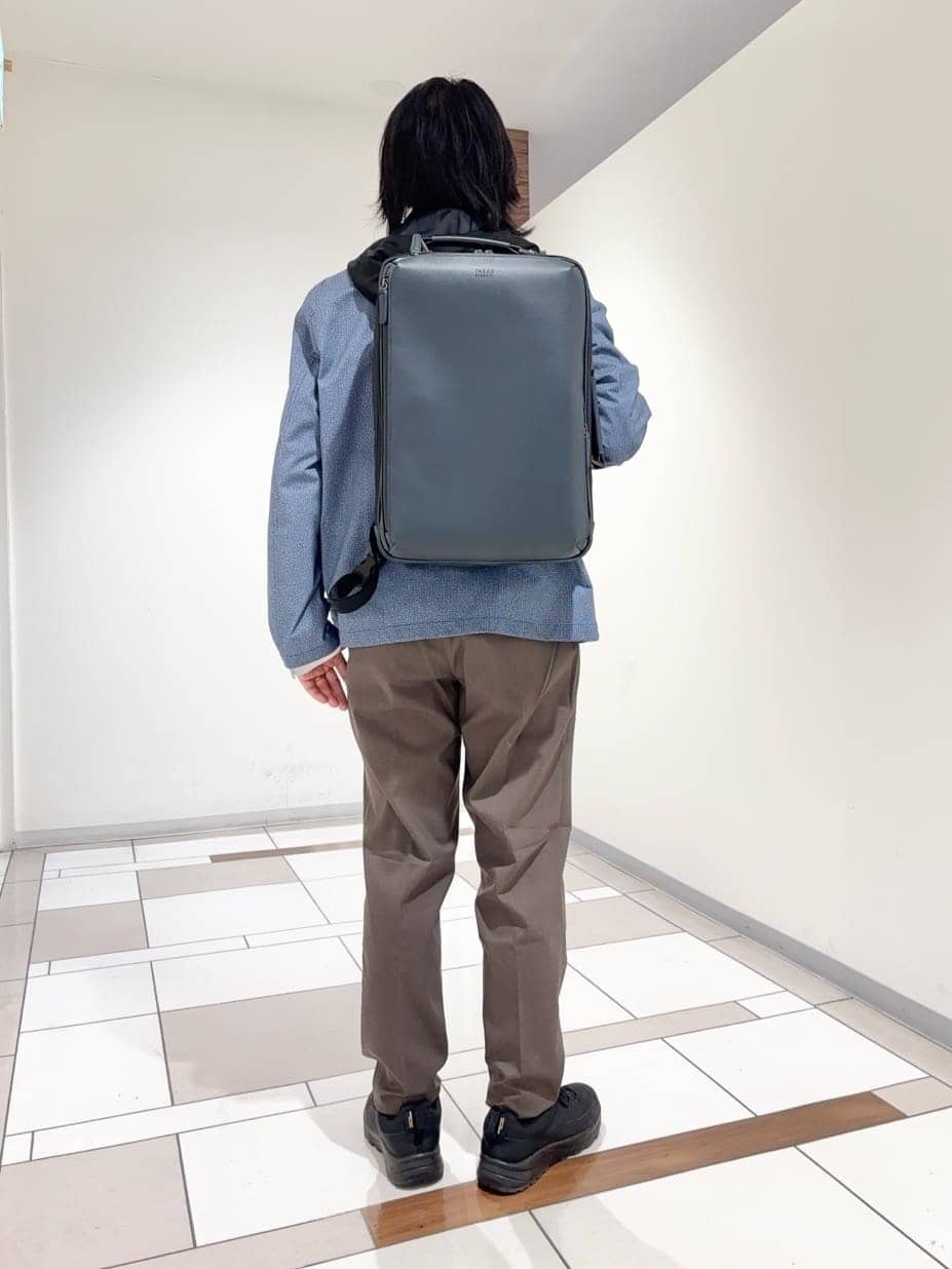 及川さんの「TAKEO KIKUCHI｜2WAYアクティブ ライト ブルゾン」を使ったコーディネート