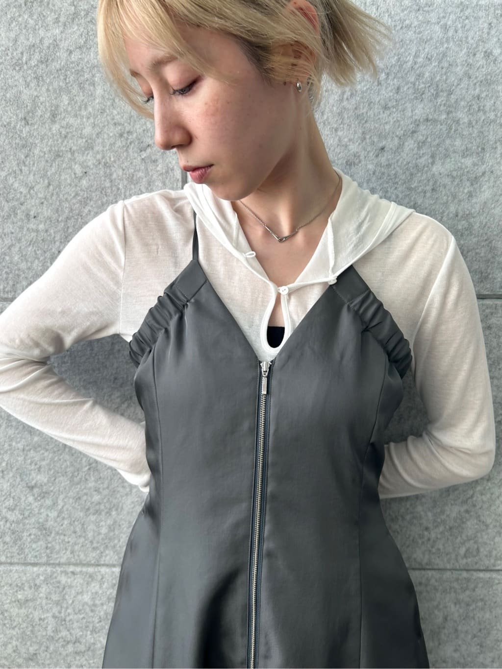 honoka Aさんの「CODE A｜sensual strap cami dress」を使ったコーディネート
