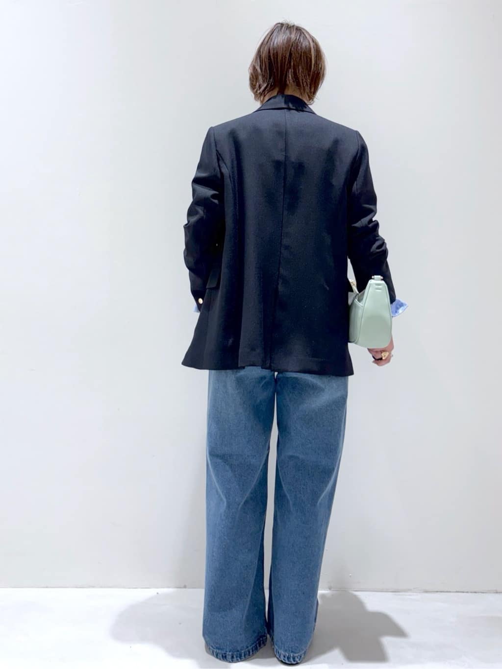 こじさんの「OPAQUE.CLIP｜金ボタンダブルブレストテーラードジャケット／セットアップ対応【洗える】」を使ったコーディネート