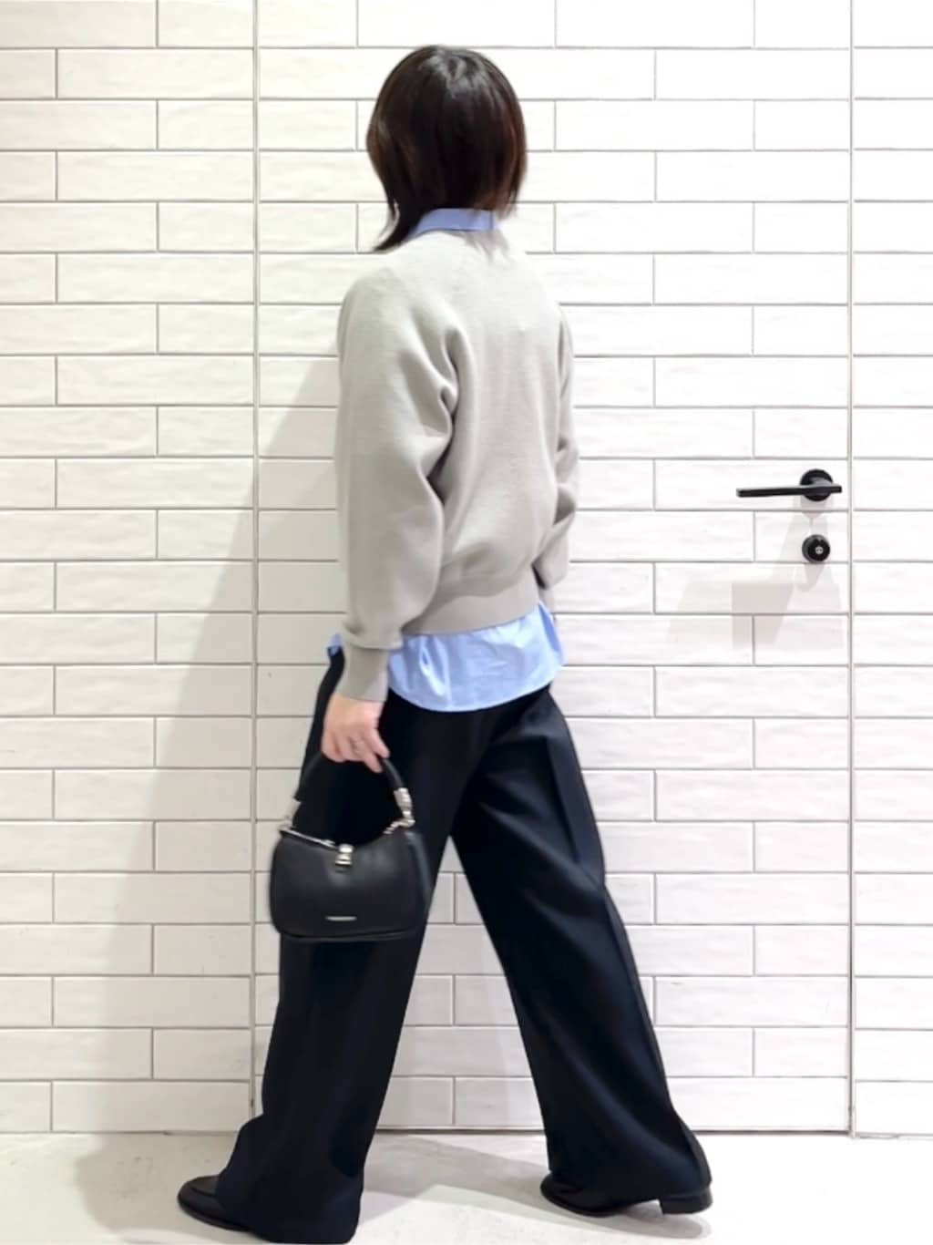しおりさんの「OPAQUE.CLIP｜スウェットライクニット【洗濯機OK】」を使ったコーディネート