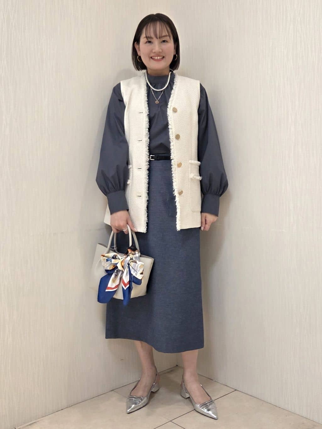 naokoさんの「UNTITLED｜【オンオフ使える】スラブツイード ジレ」を使ったコーディネート
