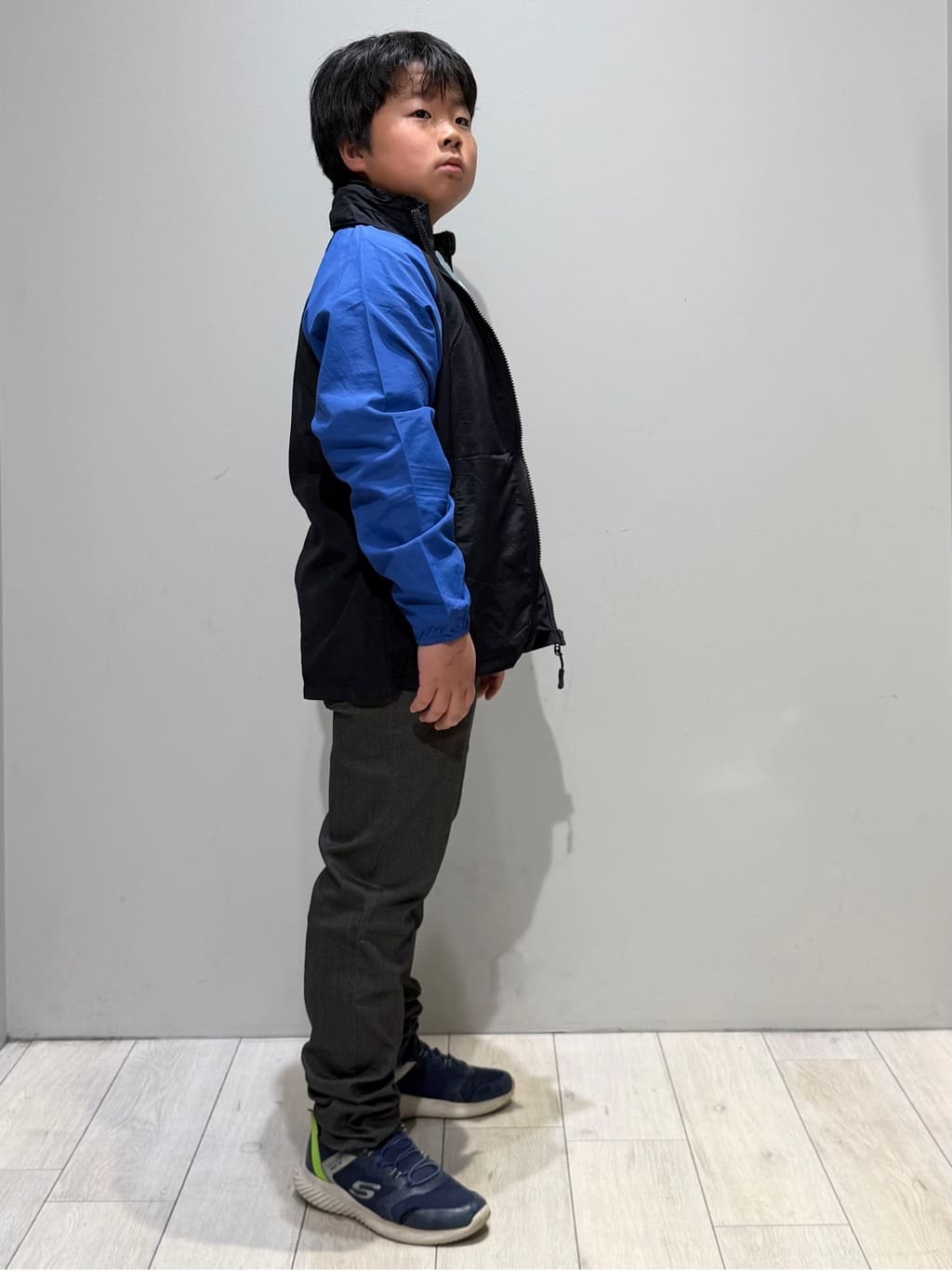 kuboさんの「THE SHOP TK｜【110－160】配色ナイロンブルゾン」を使ったコーディネート