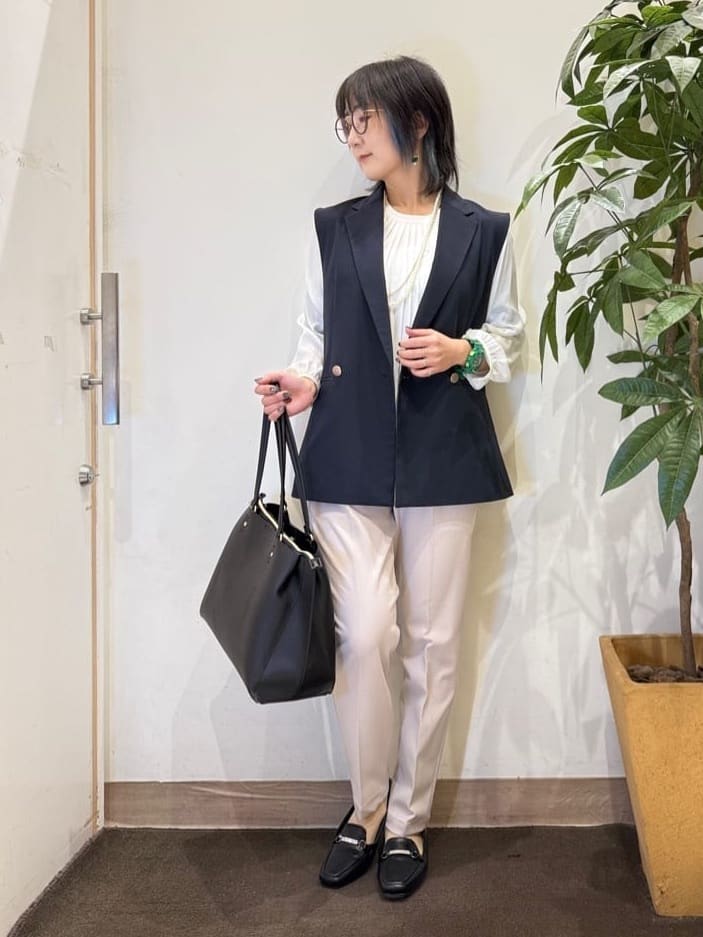 misakiさんの「SHOO･LA･RUE｜【セットアップ可/S-LL/洗濯機可】サッと羽織ってこなれ見え ダブルブレストジレ」を使ったコーディネート