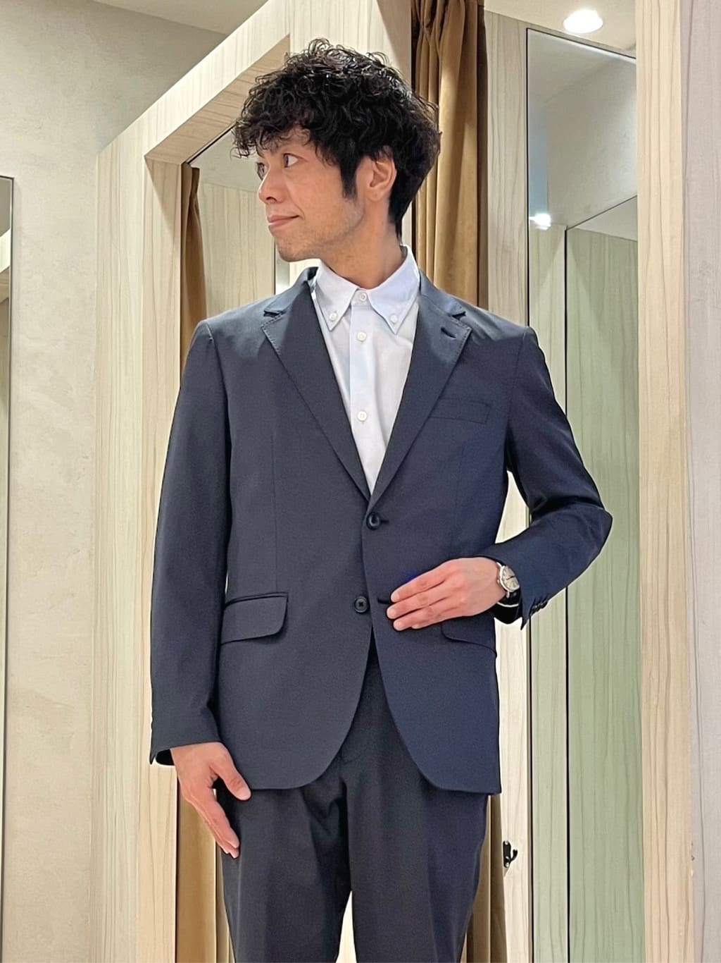 URAさんの「TAKEO KIKUCHI｜【360&deg;ストレッチ／軽量】None Of Stress ライト ジャケット（セットアップ対応）」を使ったコーディネート