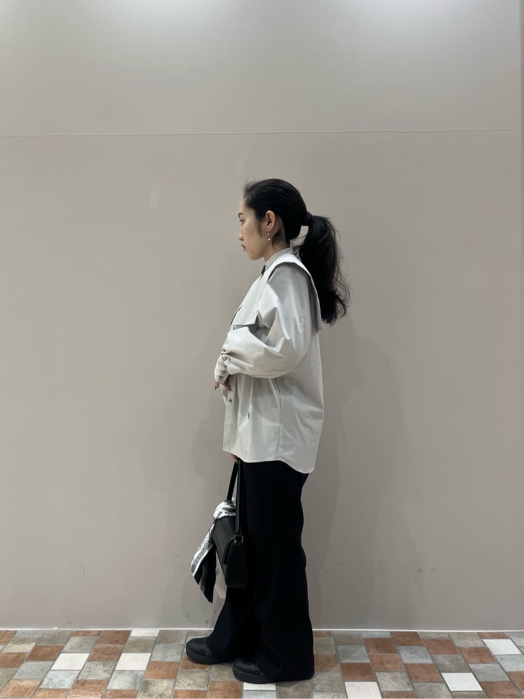 Uminoさんの「INDIVI｜Timeless｜ストレートフレアパンツ」を使ったコーディネート