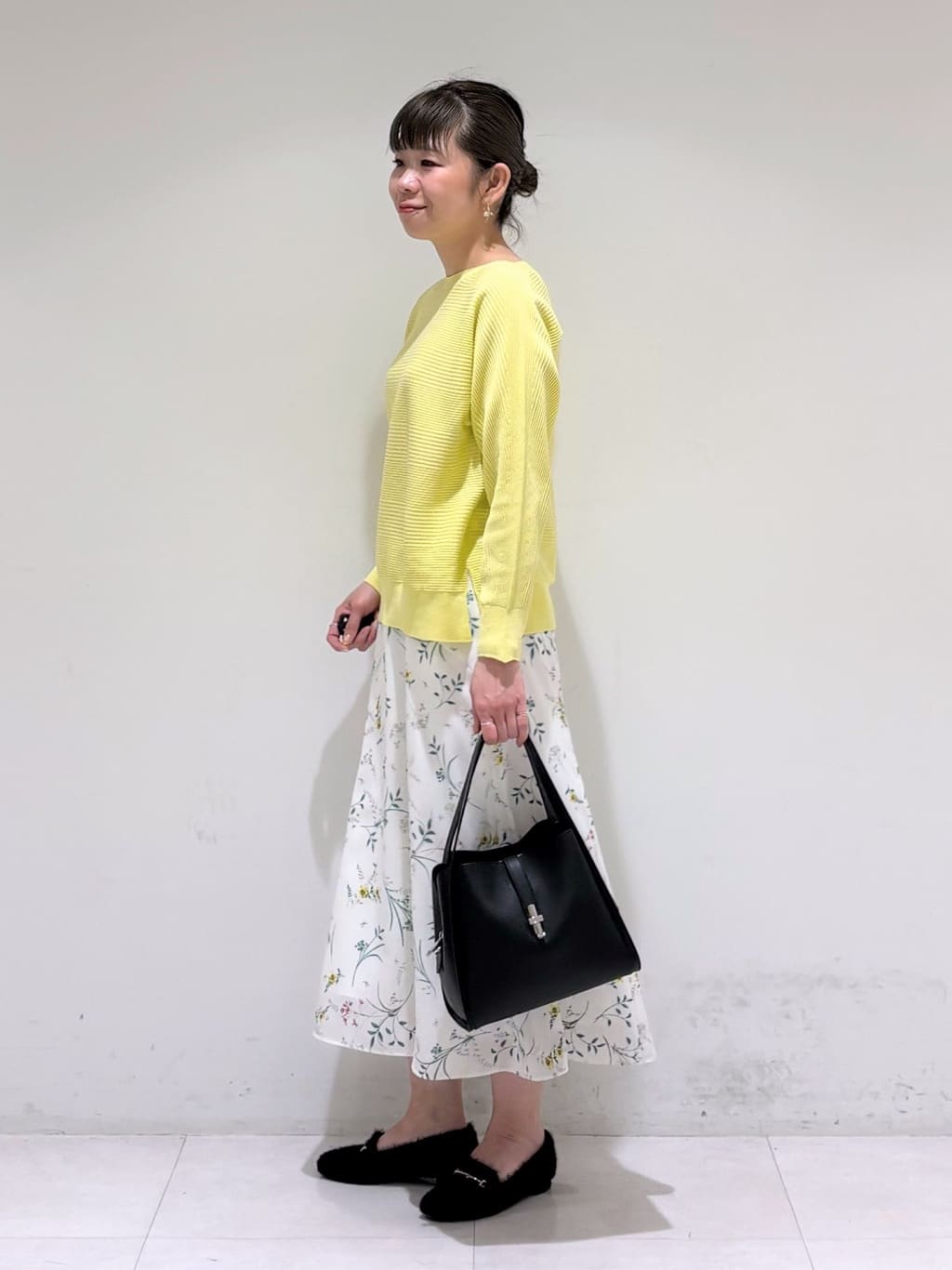 tsuyuさんの「INDIVI｜【合皮／ミドルサイズ】春カラーフォルムバッグ」を使ったコーディネート