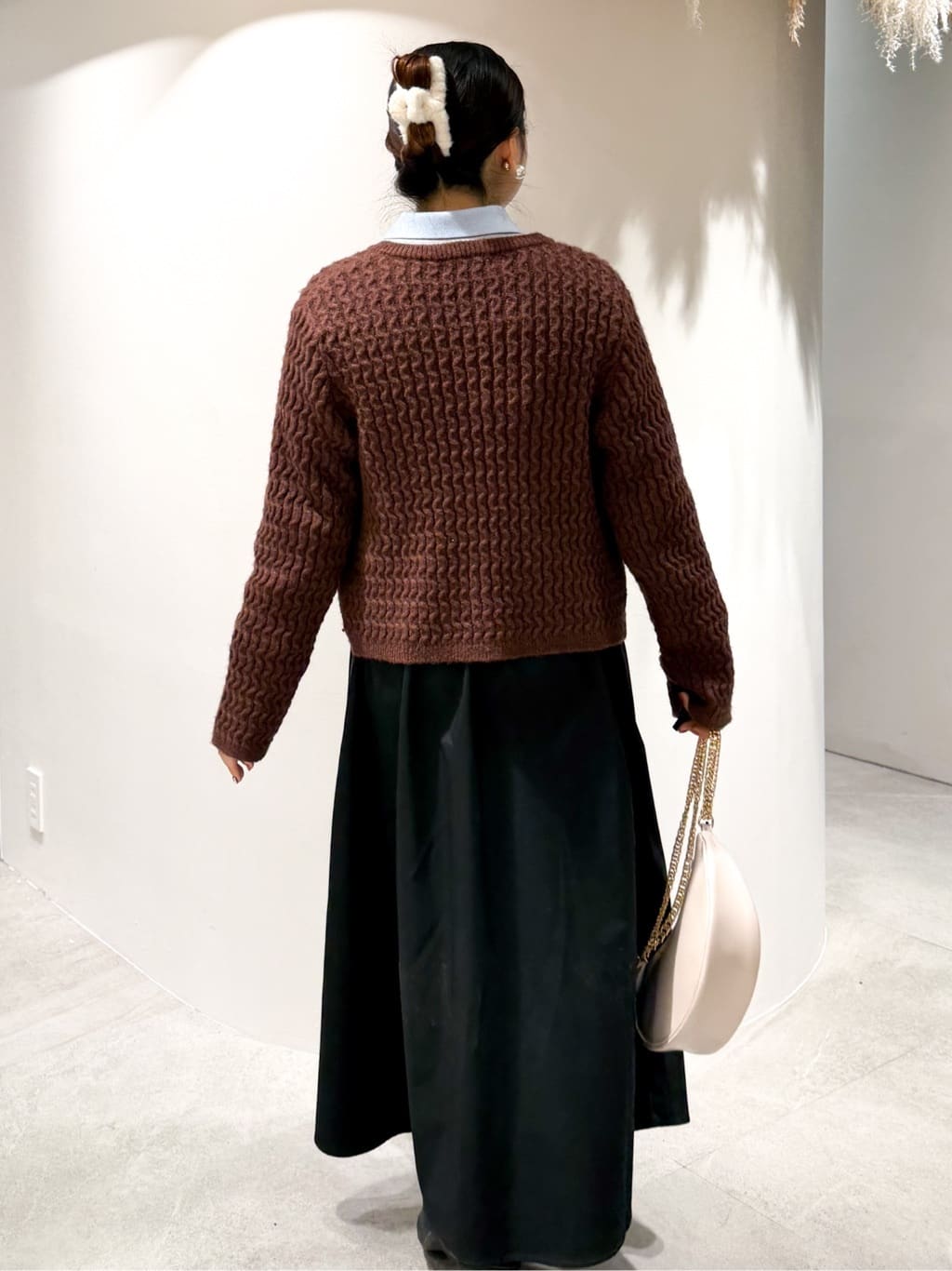 かりんさんの「OPAQUE.CLIP｜モヘヤタッチケーブル金ボタンカーディガン【洗濯機OK】」を使ったコーディネート
