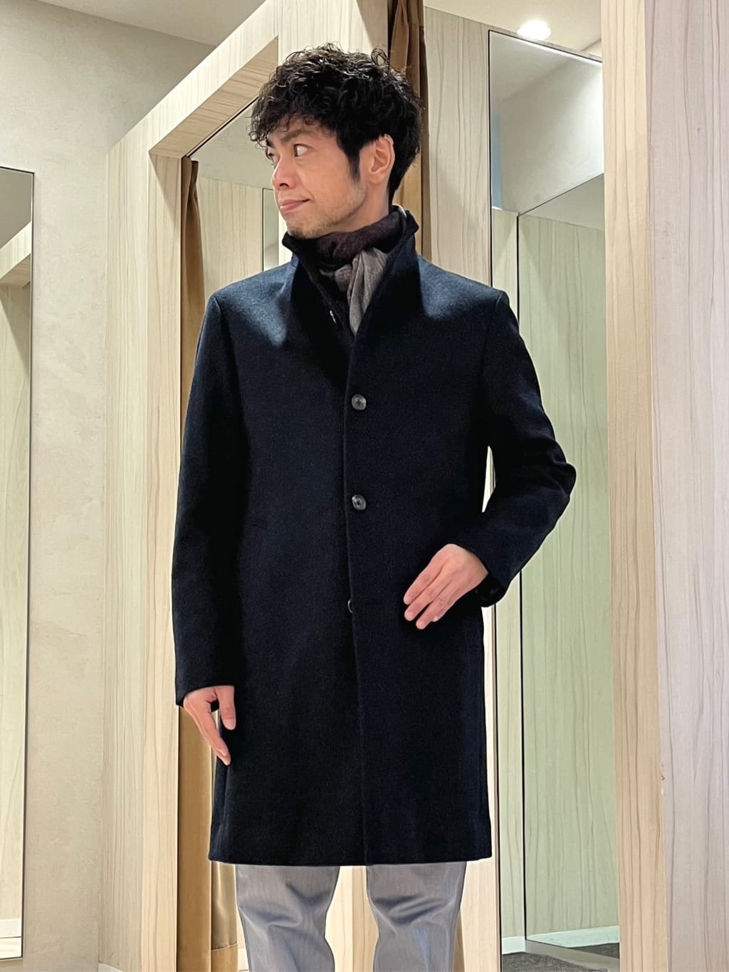URAさんの「TAKEO KIKUCHI｜【ウールカシミヤブレンド】ビーバー調 スタンドカラー コート」を使ったコーディネート