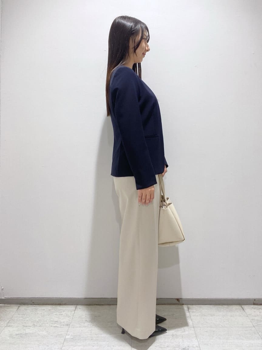 meiさんの「INDIVI｜【通勤／イージーケア】Vネック ジョーゼットブラウス」を使ったコーディネート