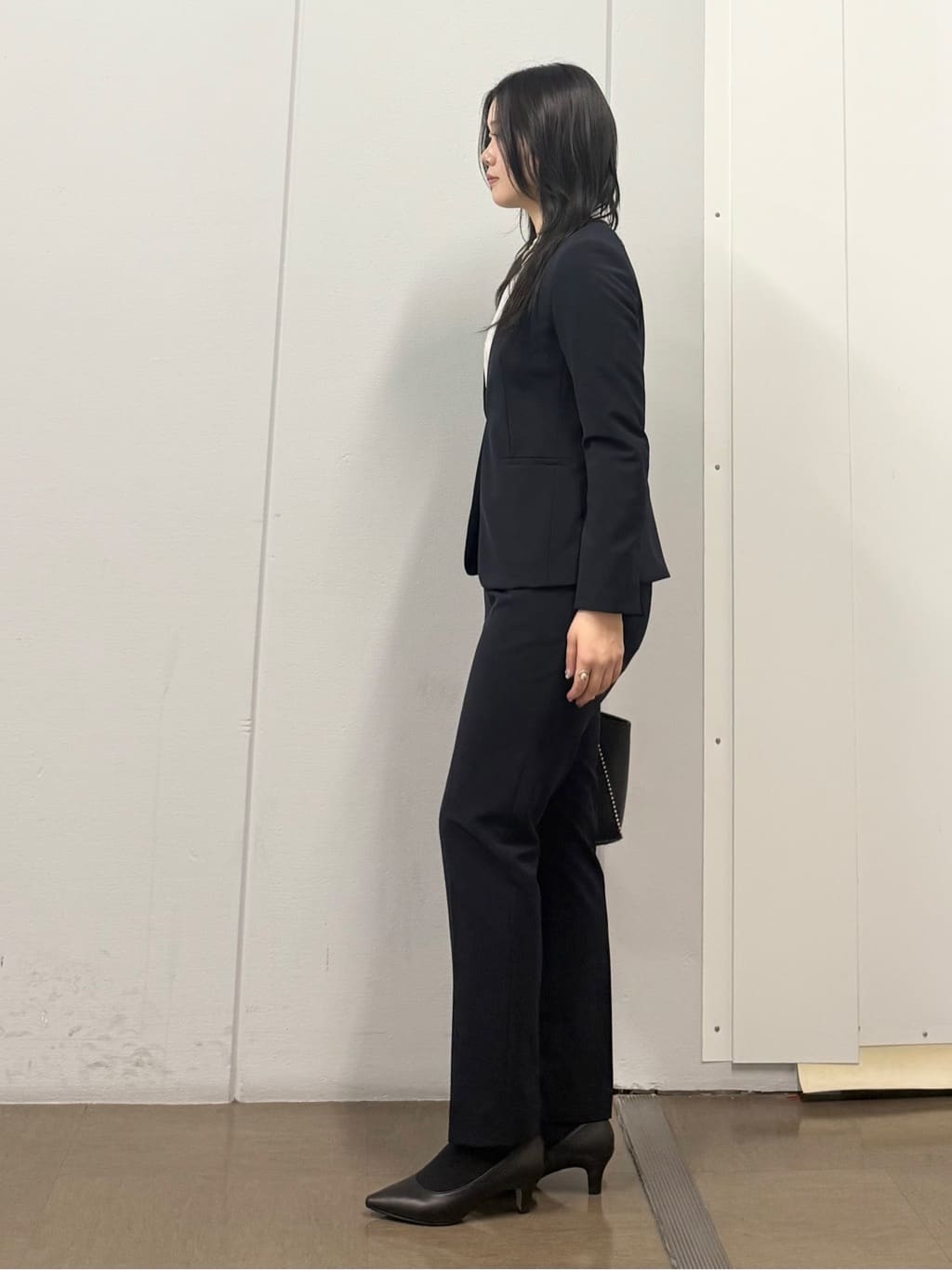 mizukiさんの「INDIVI｜【2WAY／シアー】バイアスチェック柄＆無地 カシュクールシャツ」を使ったコーディネート