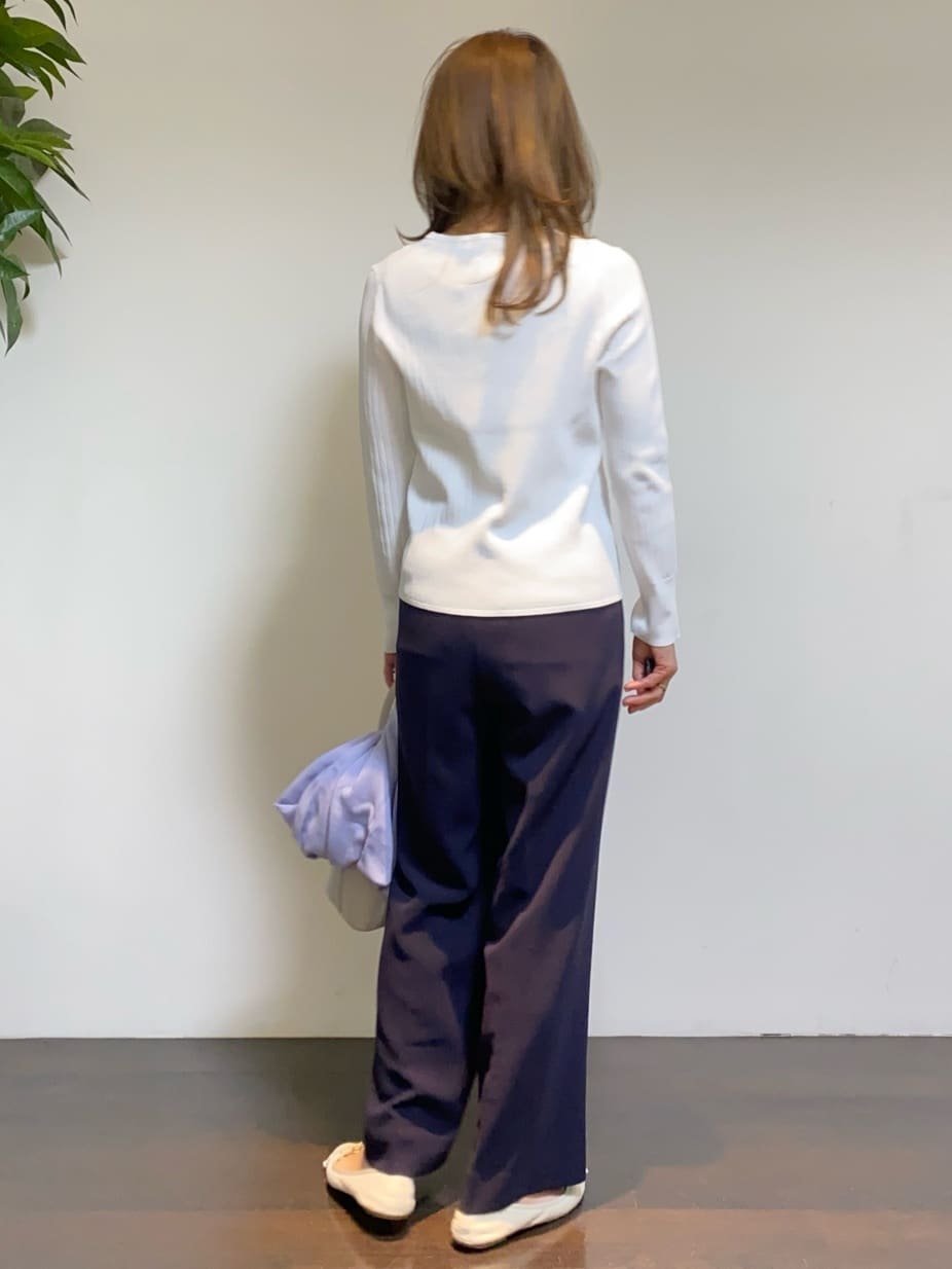 tomoさんの「UNTITLED｜◆【アンサンブル可/洗える】クルーネックニットカーディガン」を使ったコーディネート