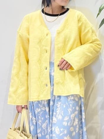 misakiさんの「SHOO･LA･RUE｜【洗濯機可/S-LL】幾何柄風デザインがアクセント ゆるVネックカーディガン」を使ったコーディネート