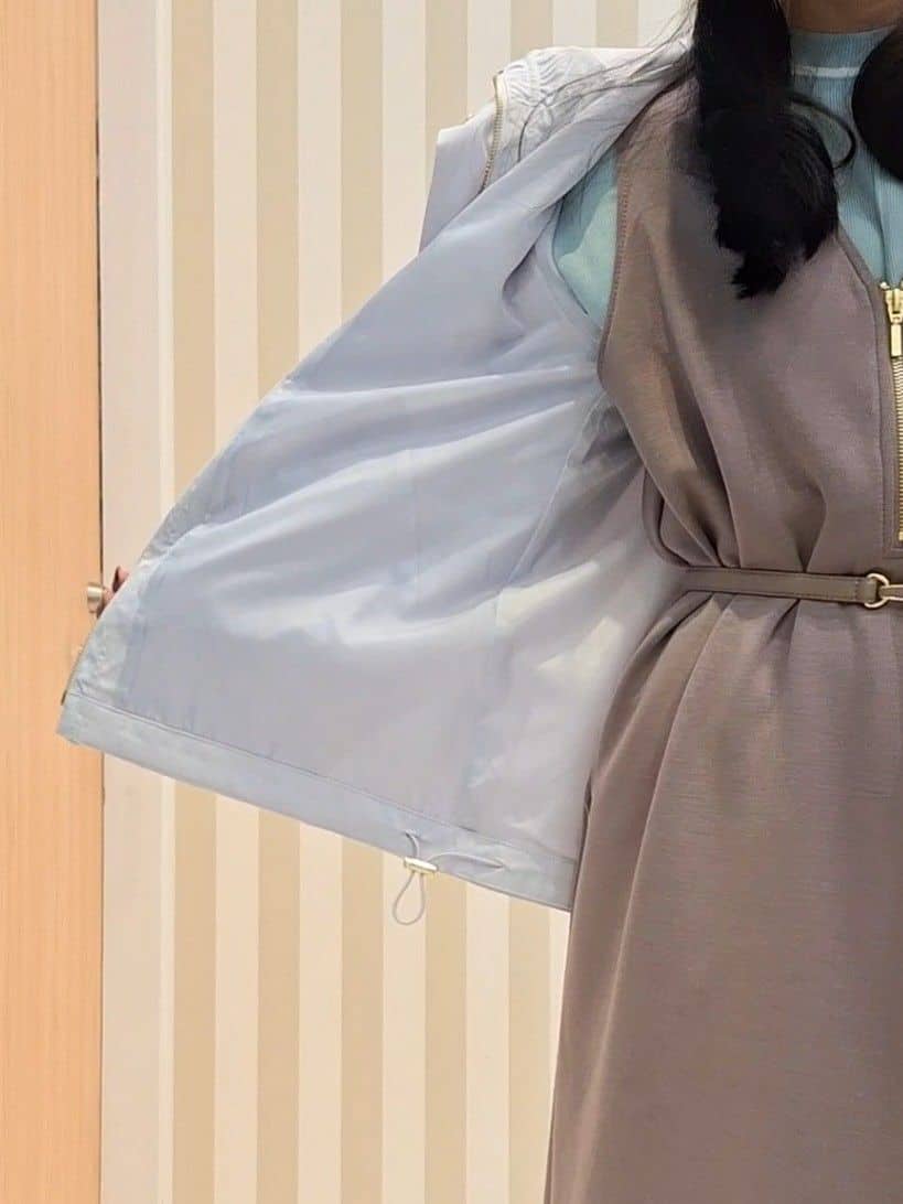 Saoさんの「SHOO･LA･RUE｜【洗濯機可】なめらかタッチ ハーフジップ Vネックジャンパースカート」を使ったコーディネート