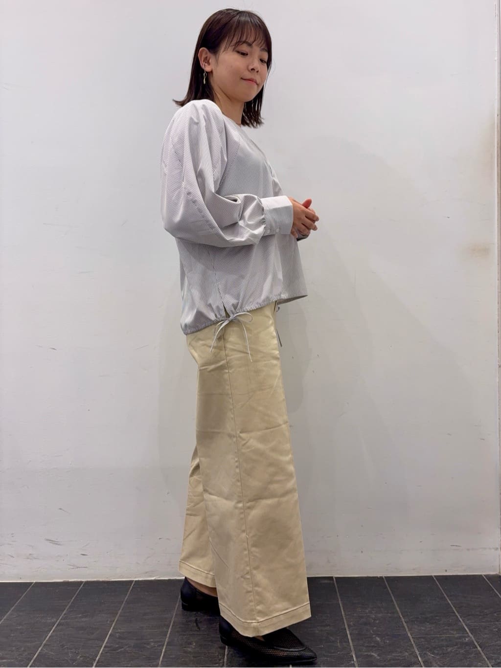 おしずさんの「THE SHOP TK｜大人かっこいい 軽やかデニム＆チノブルゾン」を使ったコーディネート