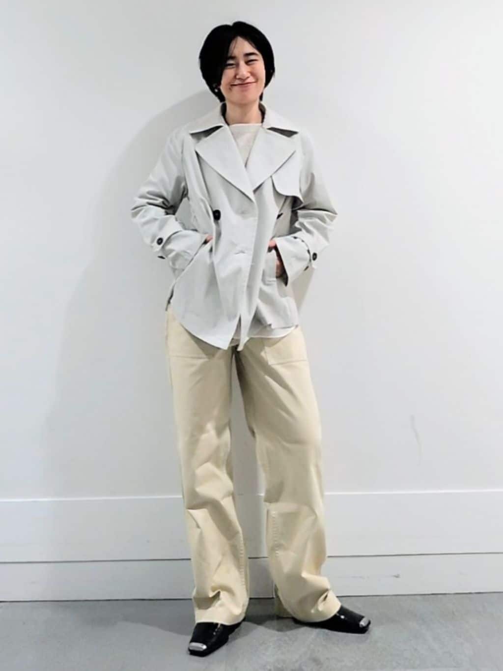 ミズタさんの「UNTITLED｜【定番人気/はっ水/洗える】タスランショートトレンチコート」を使ったコーディネート