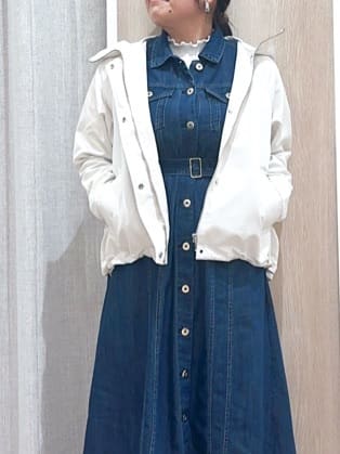 naoさんの「grove｜【撥水】きれいめに着こなせるマウンテンパーカ」を使ったコーディネート