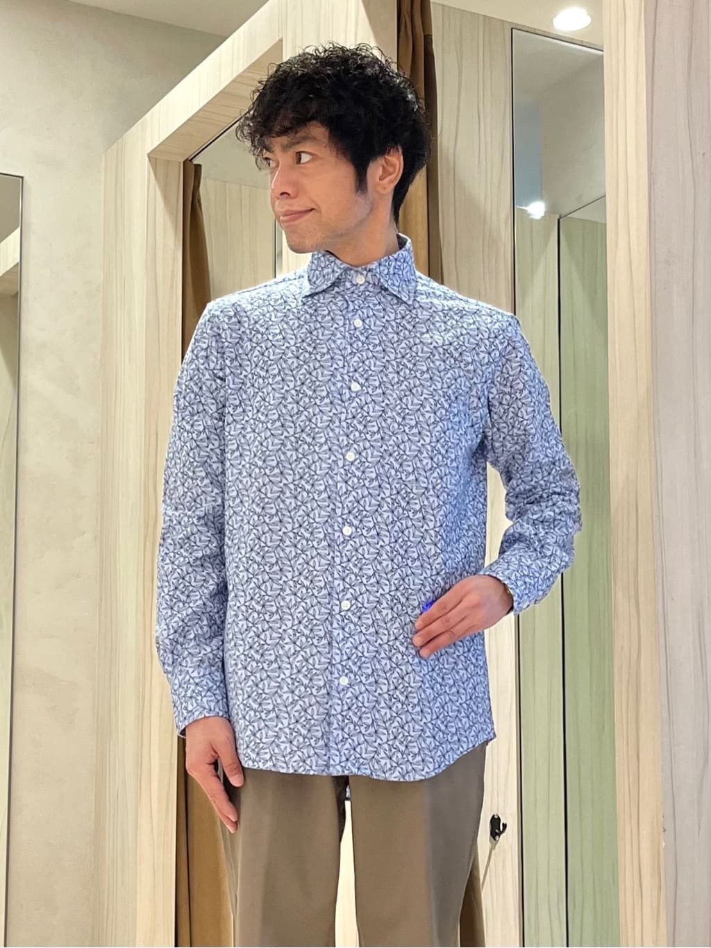 URAさんの「TAKEO KIKUCHI｜ジップアップ 鹿の子 ニット」を使ったコーディネート