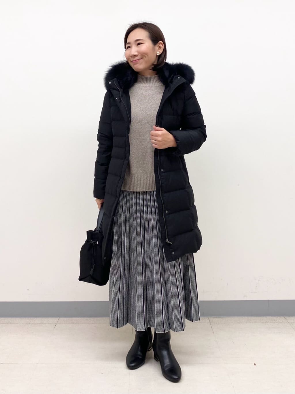 YUKARIさんの「INDIVI｜【名品／撥水／抗菌防臭】ロング丈リサイクルダウンコート」を使ったコーディネート