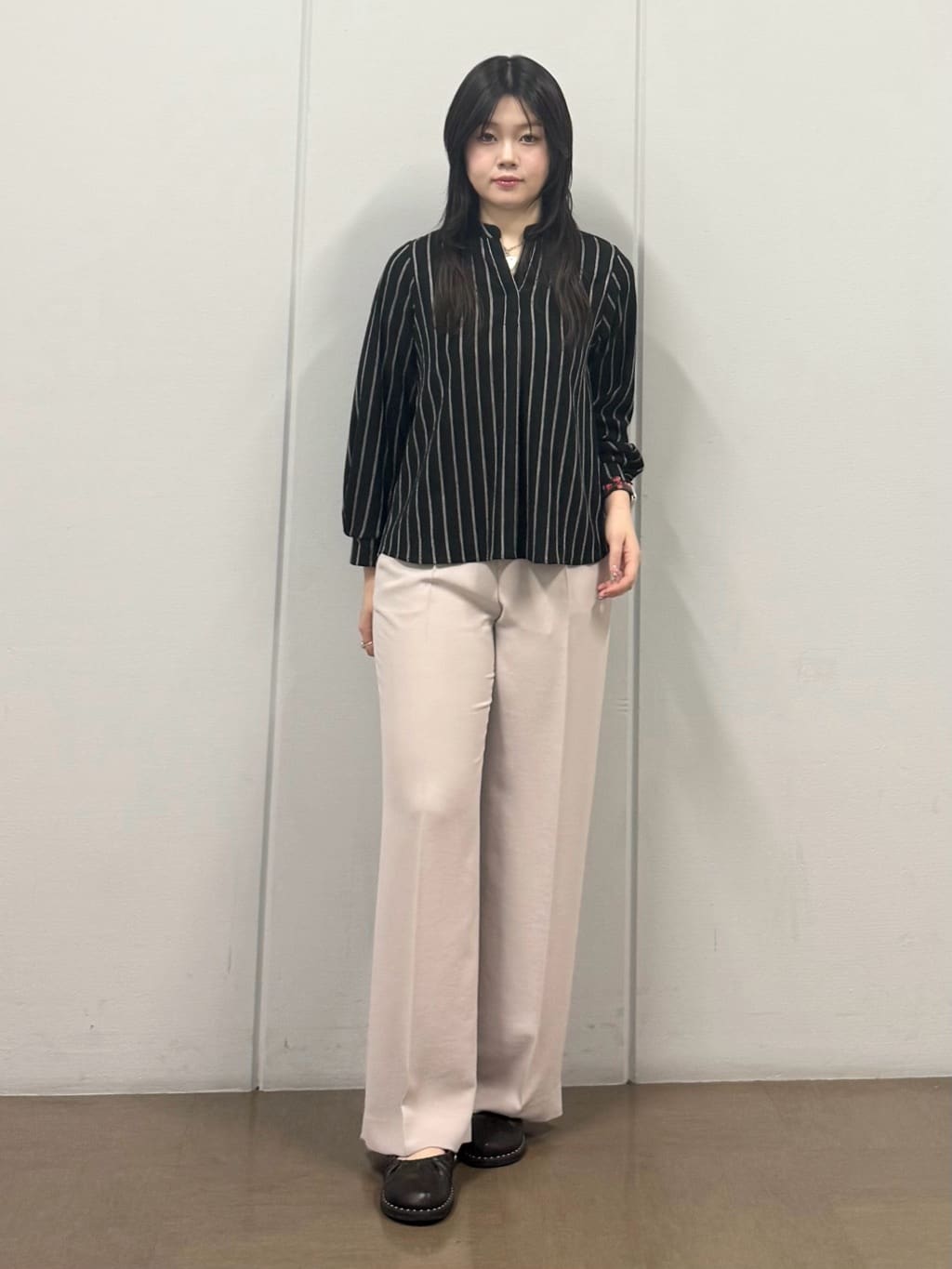mizukiさんの「INDIVI｜【洗える／着心地楽ちん】ブラウス風ストライプカットソートップス」を使ったコーディネート
