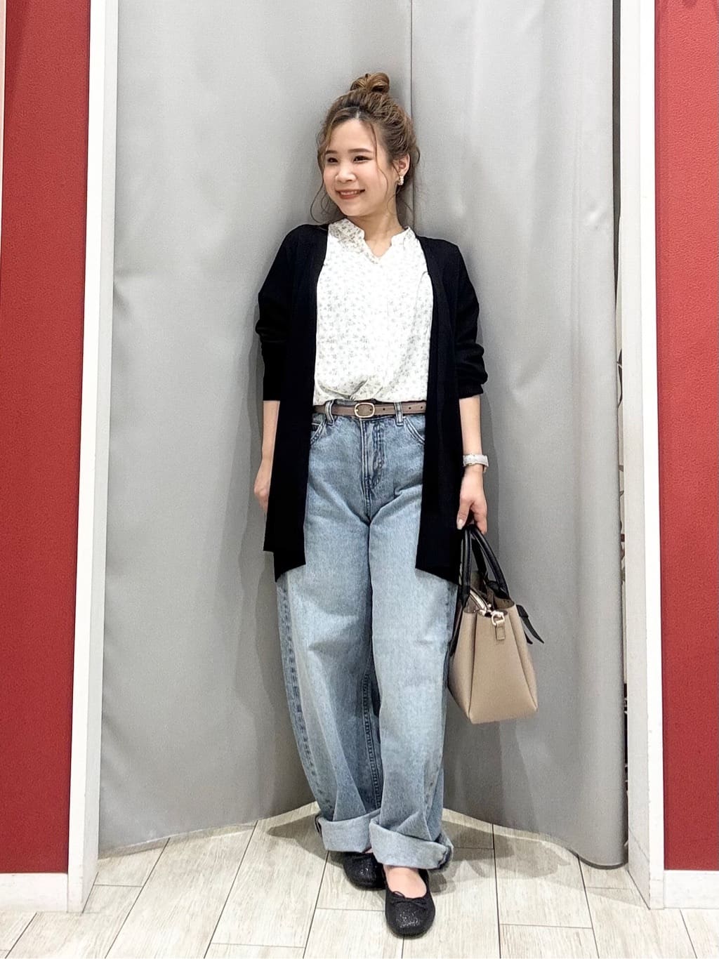 shioさんの「SHOO･LA･RUE｜【洗濯機可/UV】さらっとしたタッチが心地よい ミドルカーディガン」を使ったコーディネート