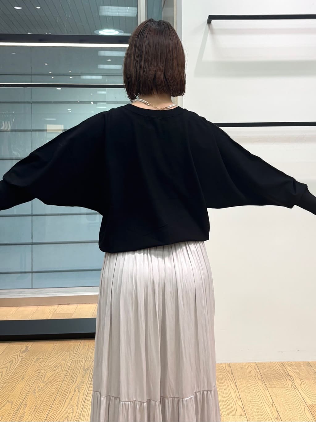 asamiさんの「INDIVI｜【洗える／丈調整可能】ギャザーフレアスカート」を使ったコーディネート
