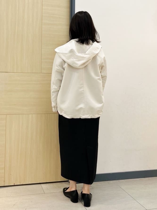 YOさんの「grove｜【撥水】きれいめに着こなせるマウンテンパーカ」を使ったコーディネート