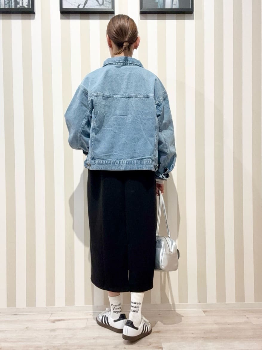 まつこさんの「SHOO･LA･RUE｜【SHOO・LA・RUE DENIM】羽織るだけでこなれる　オーバーサイズデニムジャケット」を使ったコーディネート