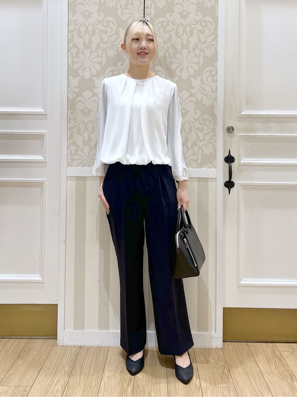 望 愛さんの「grove｜【マシンウォッシュ／防シワ/SS-3L】ストレッチノーカラージャケット」を使ったコーディネート