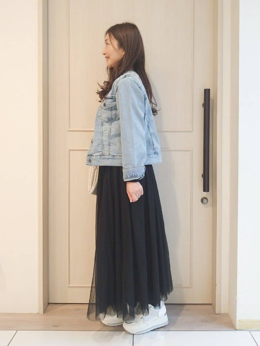 mi-saさんの「SHOO･LA･RUE｜【洗濯機可】セレモニーからデイリーまで ふんわり軽やか チュールギャザースカート」を使ったコーディネート