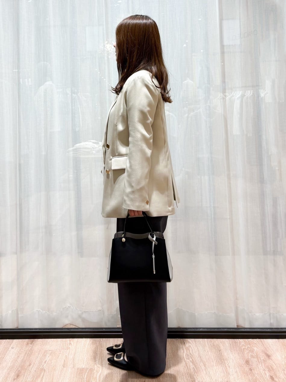 かなさんの「OPAQUE.CLIP｜大ぶりメタルしずく&times;フェイクパール ネックレス」を使ったコーディネート
